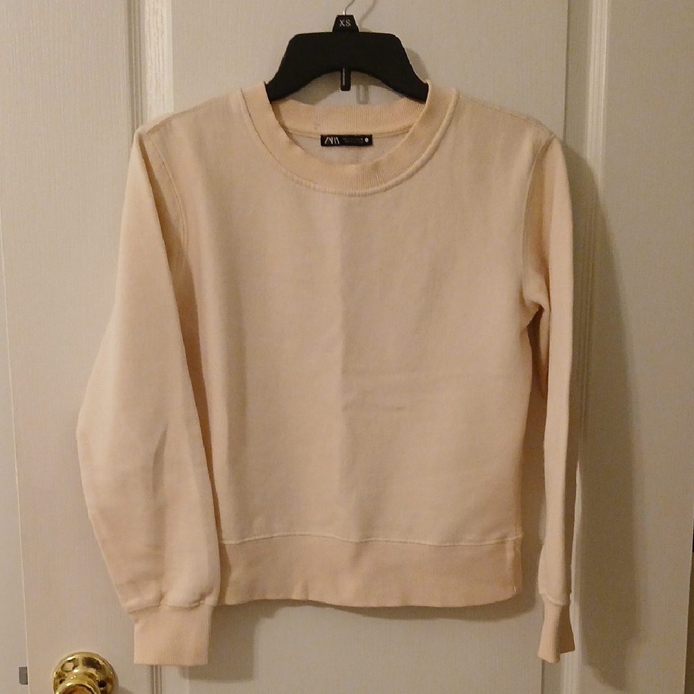 Zara Cream Crewneck Sweatshirt Classic Cropped.